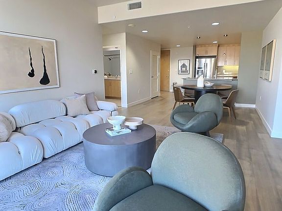 2nd image of 38 N Almaden Blvd Unit 1013