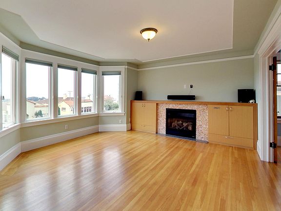 3rd image of 174 Granville Way #1255R