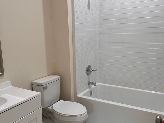 4th image of 807 Glen Acres Dr