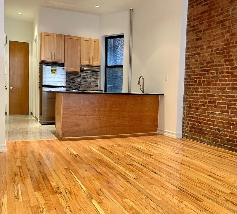 1st image of 3011 14th St APT 1
