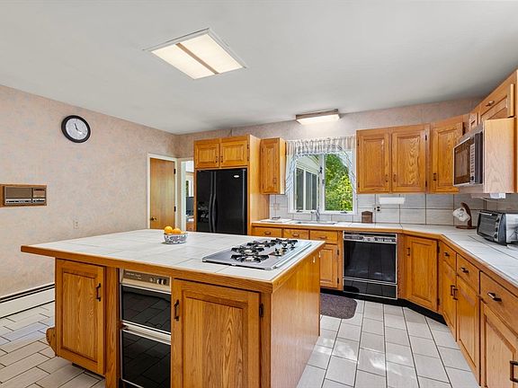 5th image of 27 Holmes St