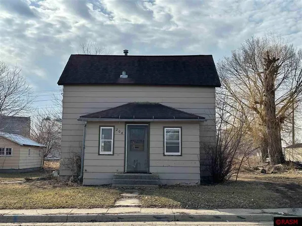 208 E 8th St, Fairmont, MN 56031