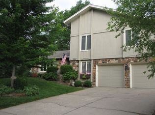 1323 S Oak Run Pl, Springfield, MO 65809