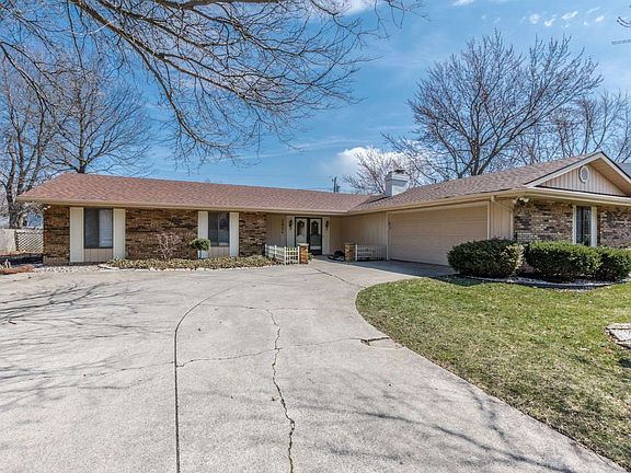 2nd image of 3934 Thorton Dr