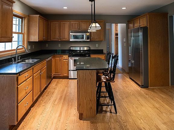 3rd image of 7570 Mellgren Ln