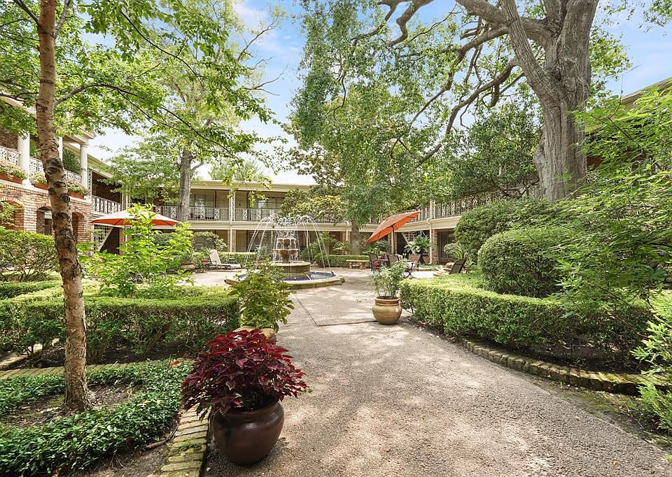 1st image of 2727 Briarhurst Dr APT 31