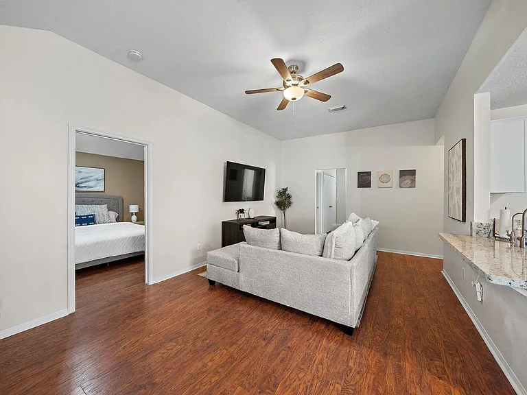 18315 Beaverdell Dr — Photo 10
