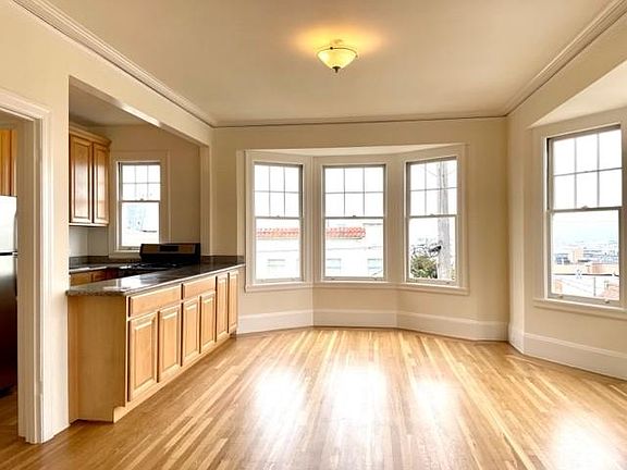 4th image of 2601 Greenwich St APT 7