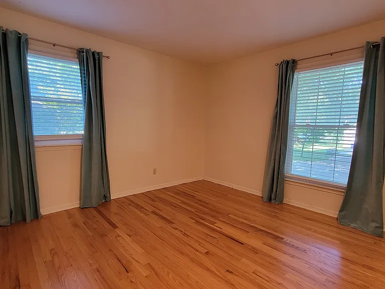 9731 Roe Ave — Photo 18