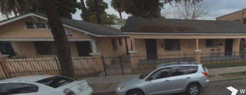 1st image of 863 W 43rd Pl