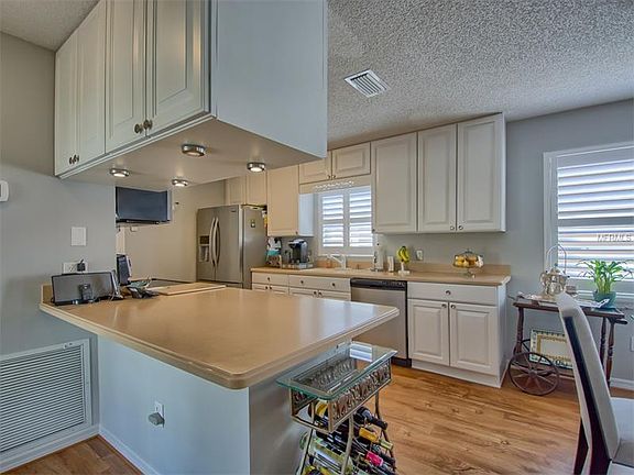 2nd image of 1125 Bernardo Blvd