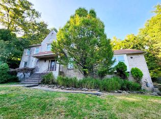 10 Ducey Ct, Pomona, NY 10970