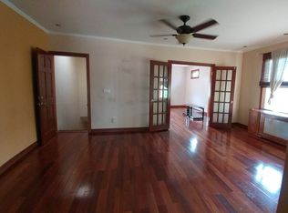 6446 84th Pl FLOOR 2, Middle Village, NY 11379