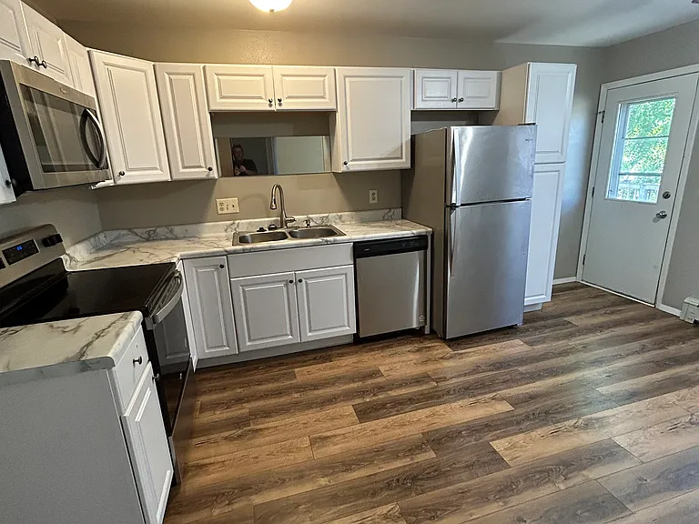 805 Anchorage Ct #D — Photo 8