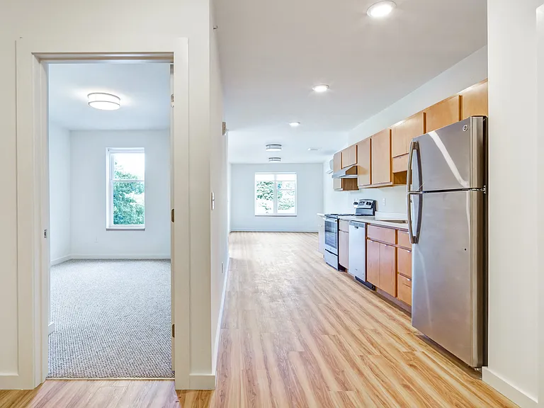 South End Apartments — Photo 7