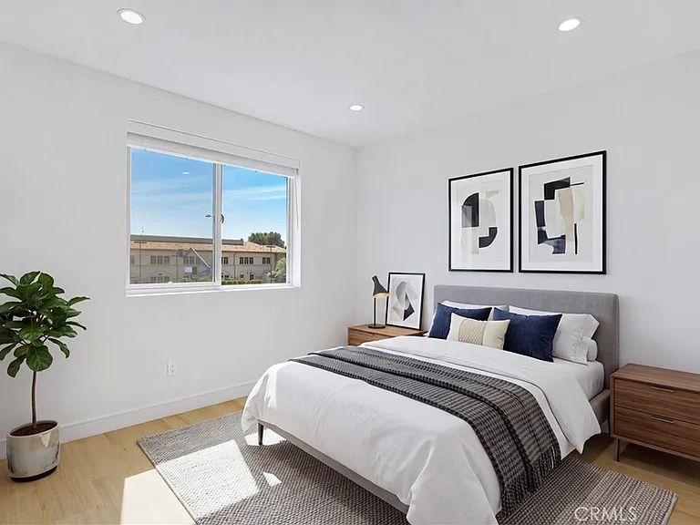 4853 Woodman Ave — Photo 21