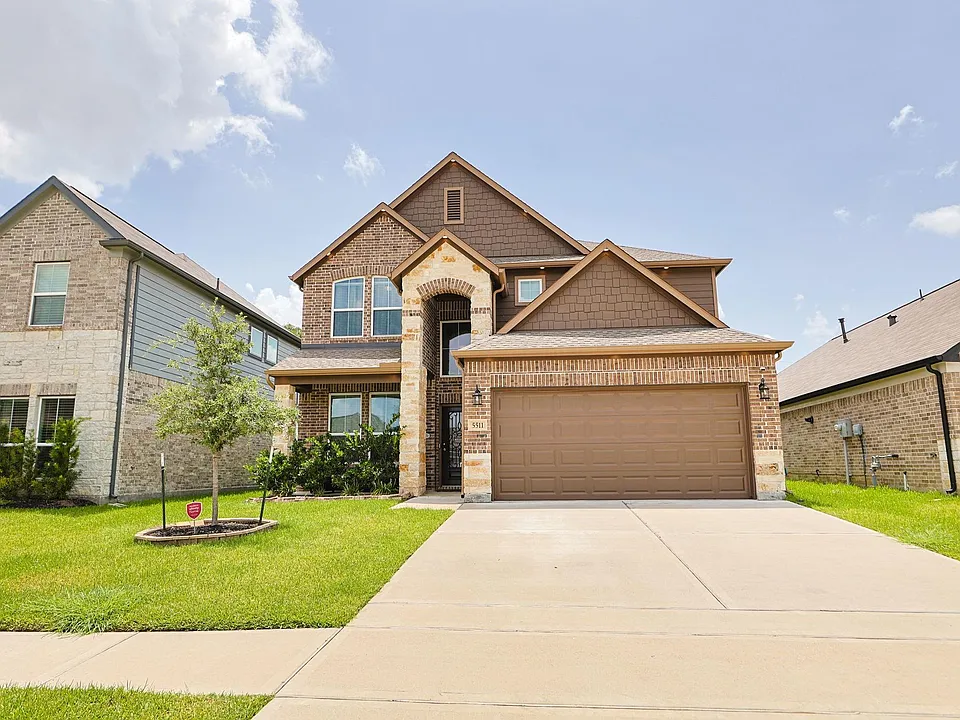 5511 Gothic Oak Dr