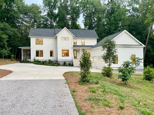 215 Marion Ave, Summerville, SC 29483