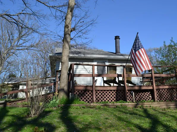 W5442 Wandawega Dr, Elkhorn, WI 53121