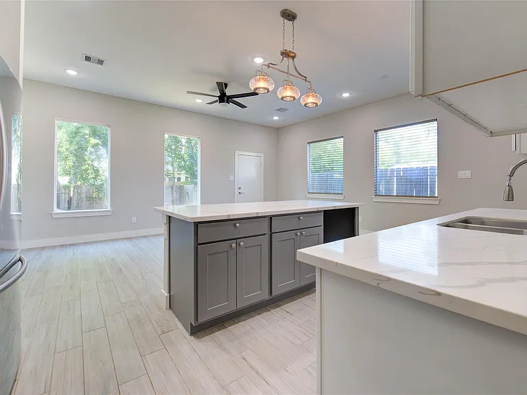 4536 Sunflower St — Photo 6