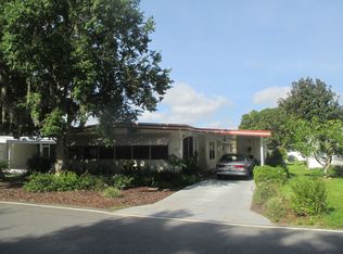 151 Royal Palm Dr, Leesburg, FL 34748
