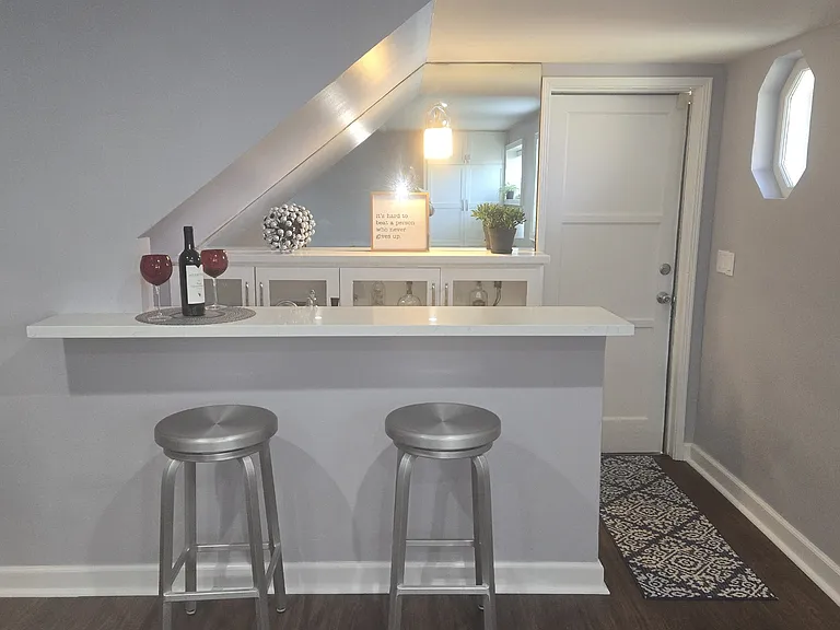 6024 S Mansfield Ave — Photo 3