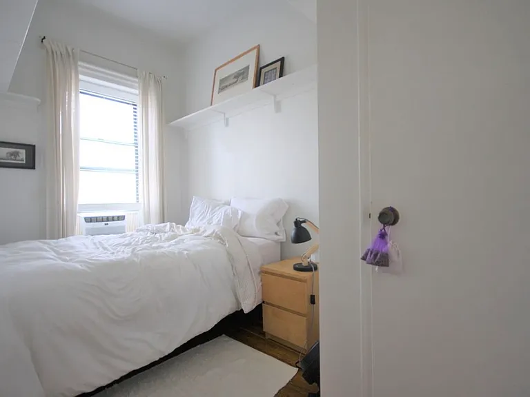 160 Sterling Pl #3R — Photo 8