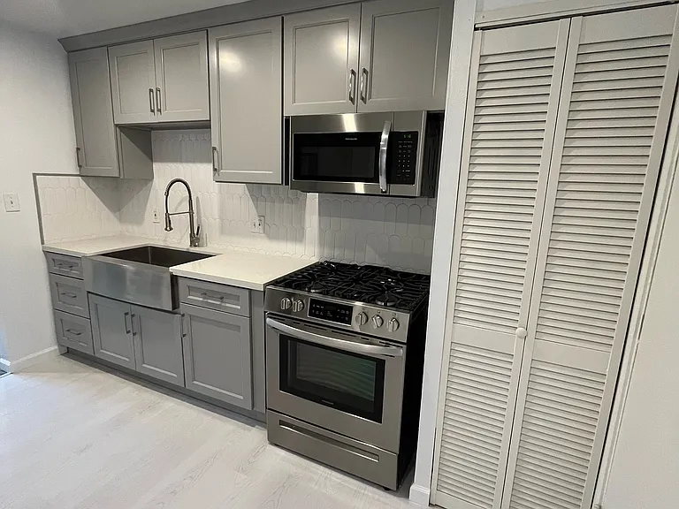 952 Chester St #952 — Photo 2