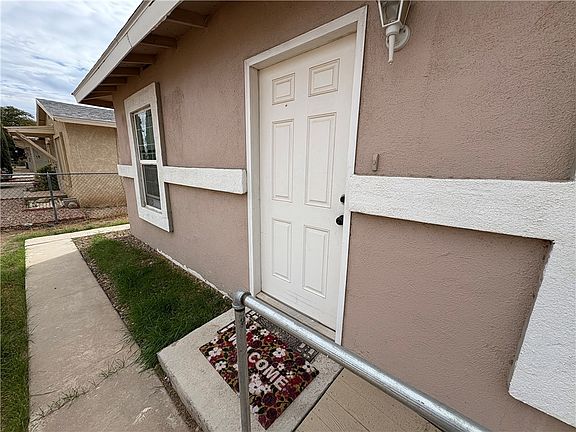 2nd image of 2036 Davis Avenue