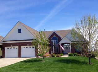 4801 Augusta Dr, Basehor, KS 66007