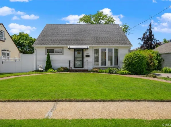 104 Franklin Place, Massapequa, NY 11758