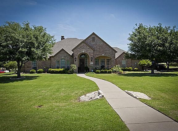 2nd image of 1509 Brook Ln