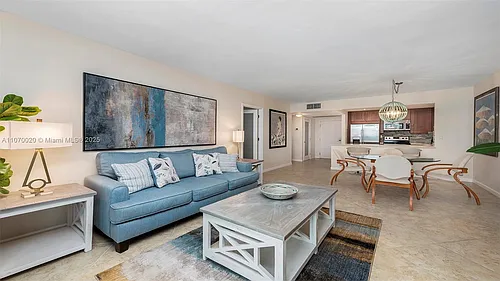 2301 Collins Ave #301 Photo 1 2301 Collins Ave #301 Photo 1