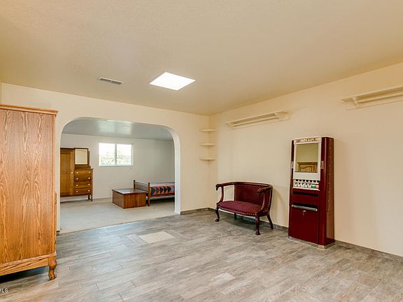 5th image of 10034 N 107th Ave