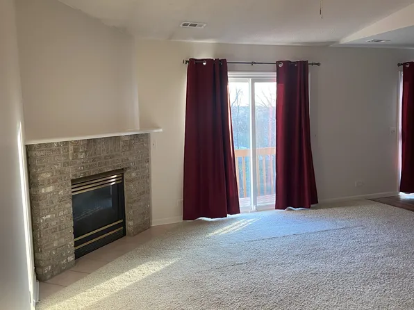 295 Woodridge Cir Unit C, South Elgin, IL 60177