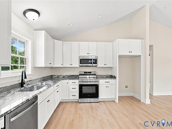 5th image of 285 Beulah Ln
