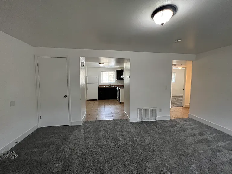 648 S 950 W — Photo 2