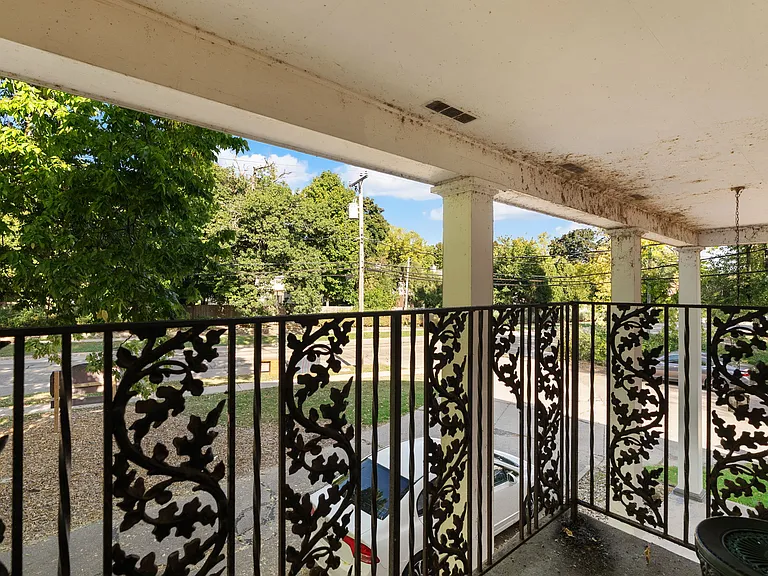Bluff Manor — Photo 35