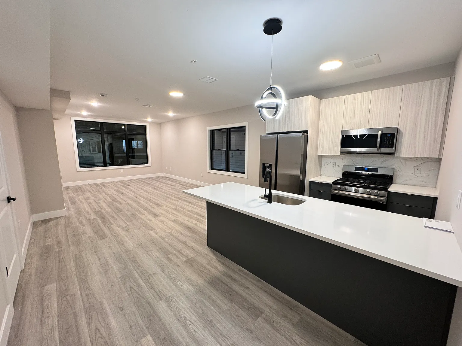 3 bed, 1500 sqft, $3,600 — Photo 4