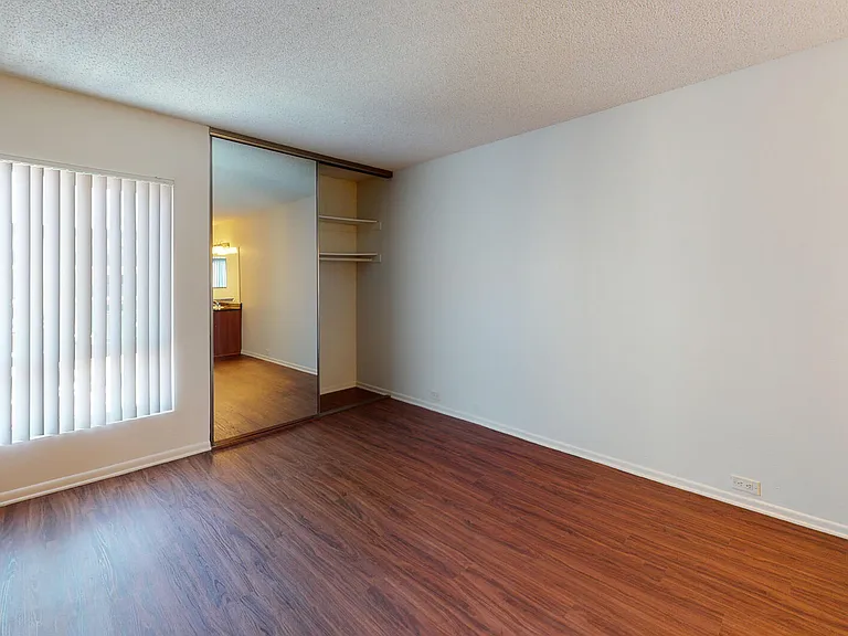 Eight 80 Newport Beach — Photo 173
