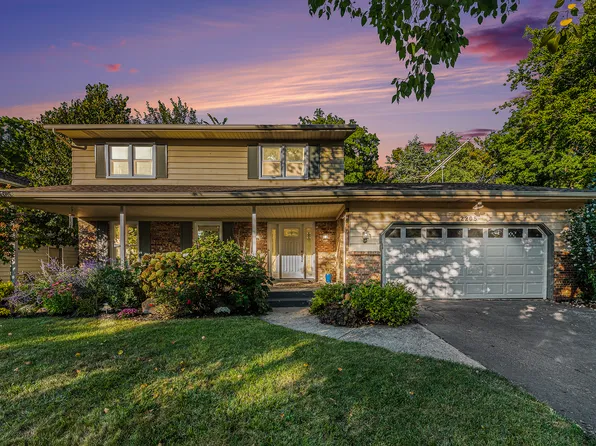 2205 Highlander Dr SE, Kentwood, MI 49508