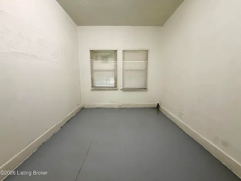 2123 Dumesnil St — Photo 4