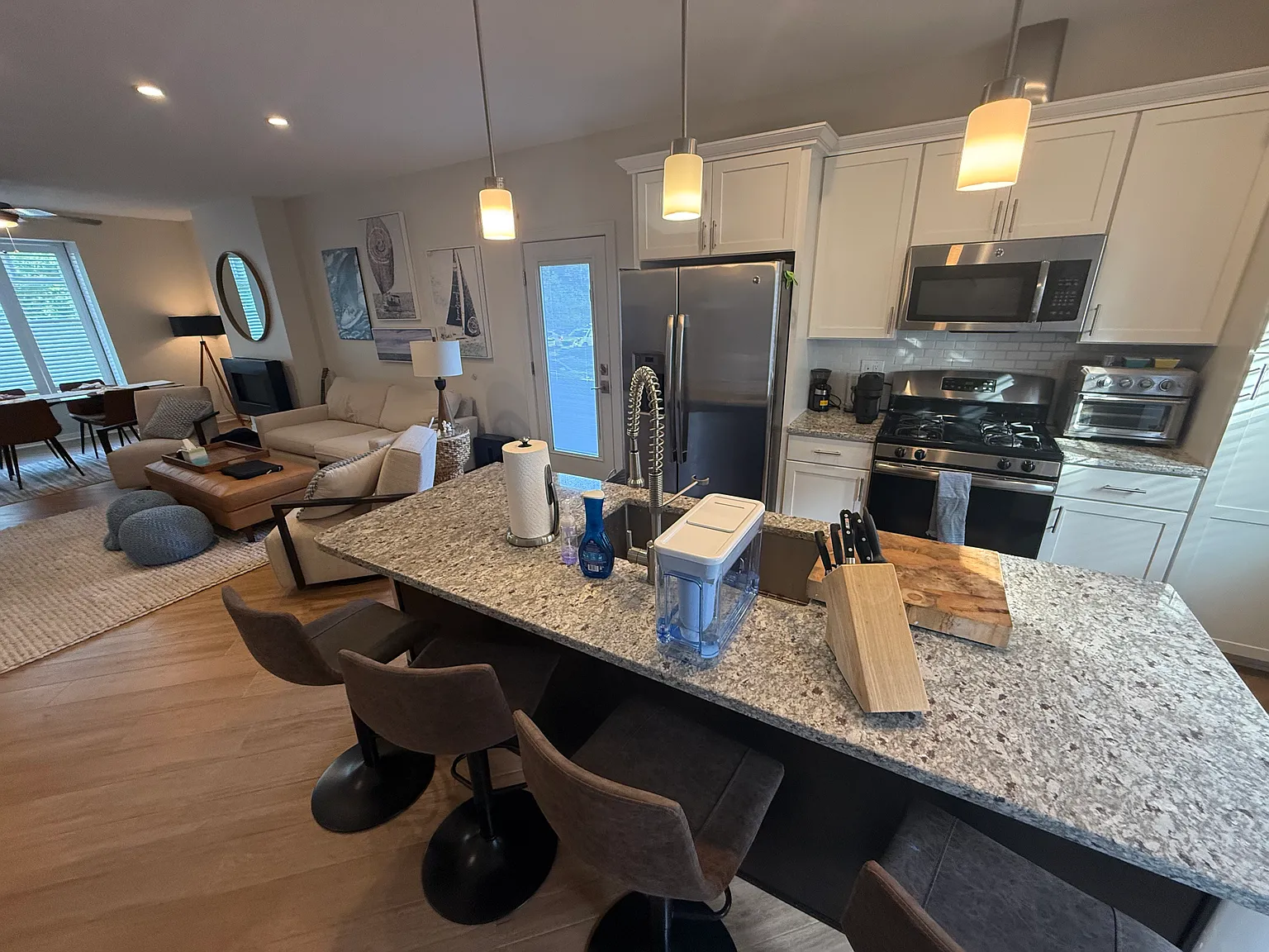 2 bed, 1544 sqft, $3,000 — Photo 4
