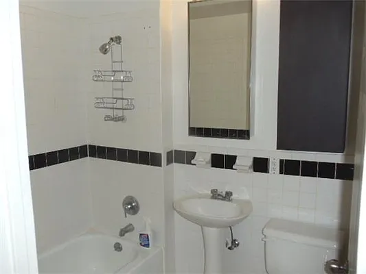 Rented by R New York | media 18