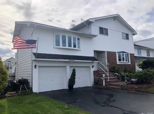 2896 Bay Dr, Merrick, NY 11566