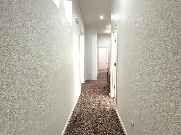 3545 Laguna Ct — Photo 29