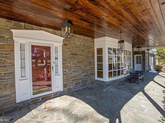 3rd image of 120 Beulah Rd