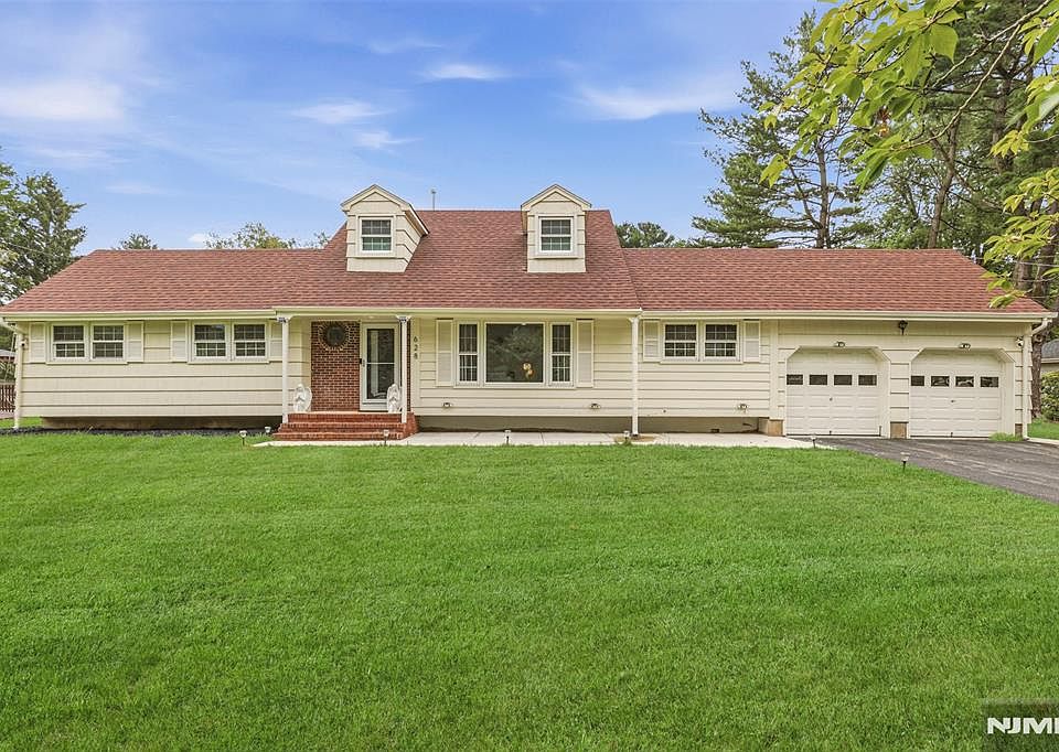 1st image of 628 La Manna Dr