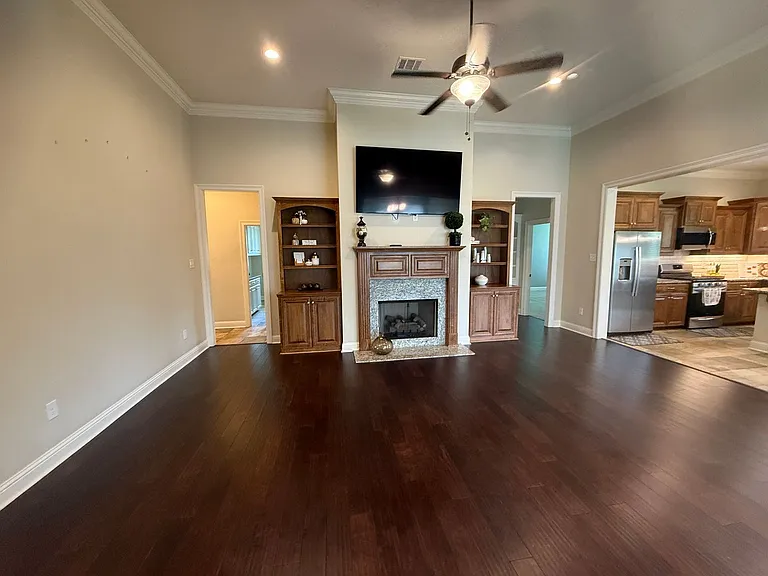 908 Lakehaven Dr — Photo 6