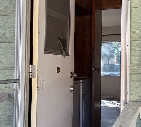 5th image of 776 Palmer St
